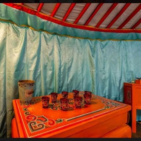 Yourte Mongole Et Cabane Houffalize Esterno foto