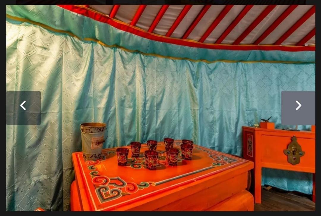 Yourte Mongole Et Cabane Houffalize Esterno foto