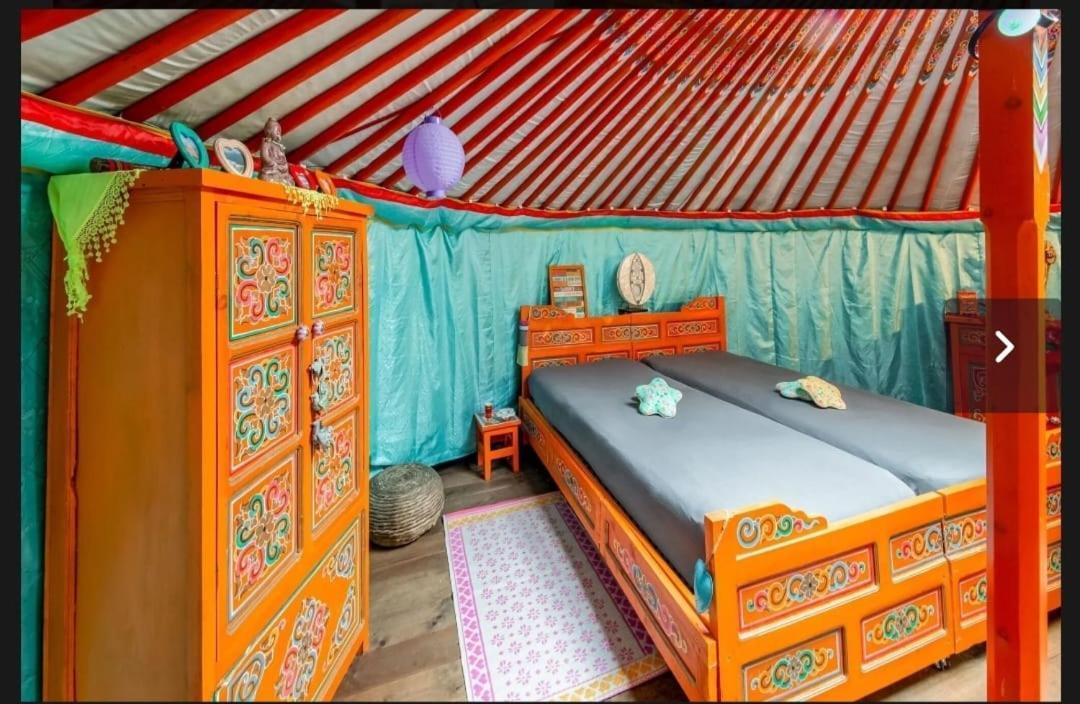 Yourte Mongole Et Cabane Houffalize Esterno foto